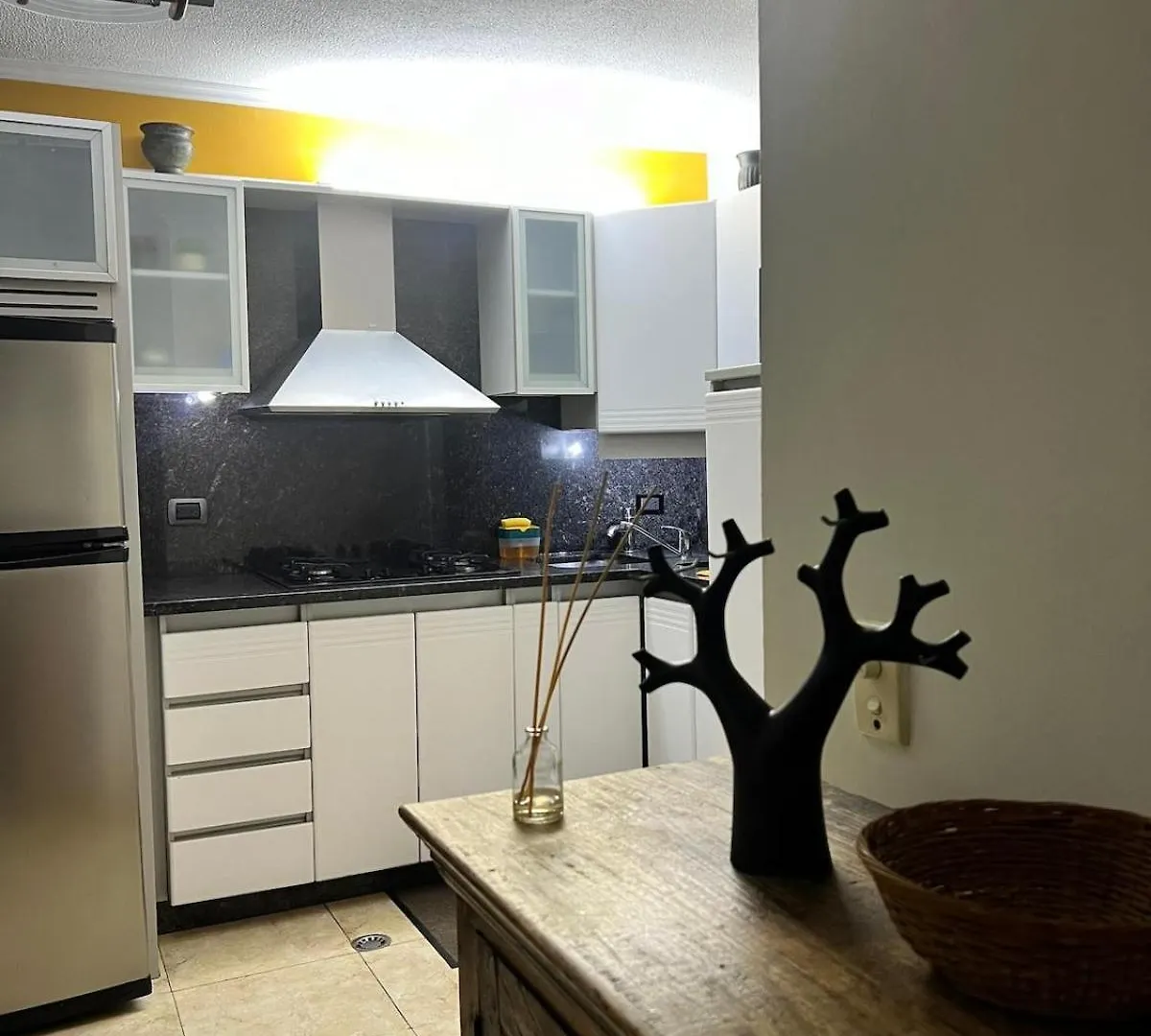 El Bosque-Chacao Apt Con Terraza カラカス ベネズエラ
