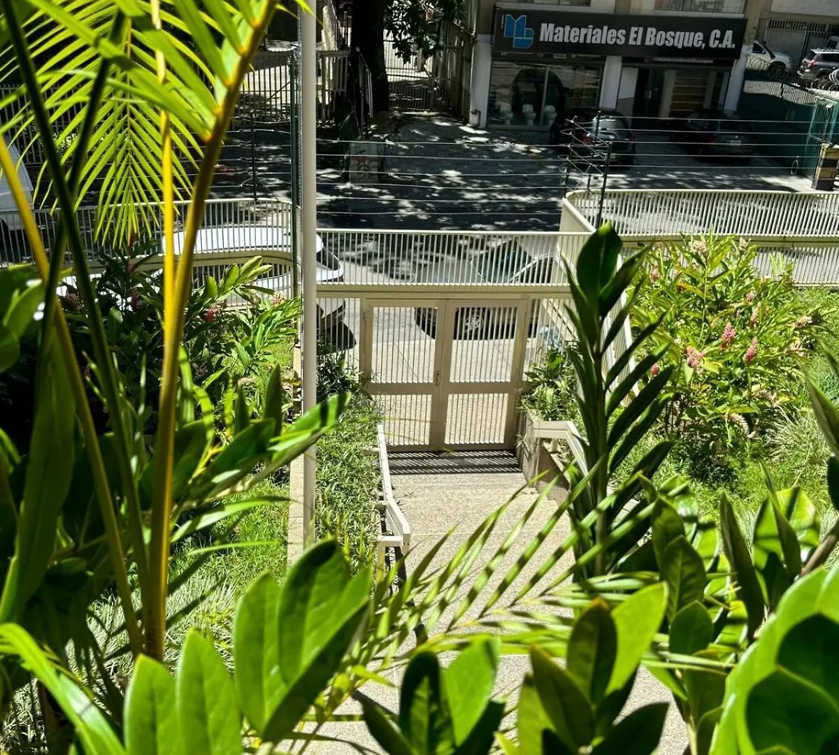 El Bosque-Chacao Apt Con Terraza カラカス